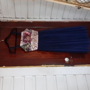 Moulinette Soeurs sz 2 embroidered detail with ruching detail A-line silhouette